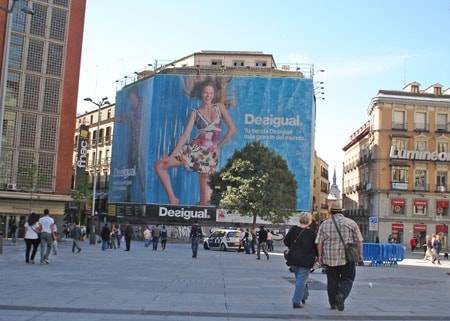 Desigual abre su tienda más grande en Madrid