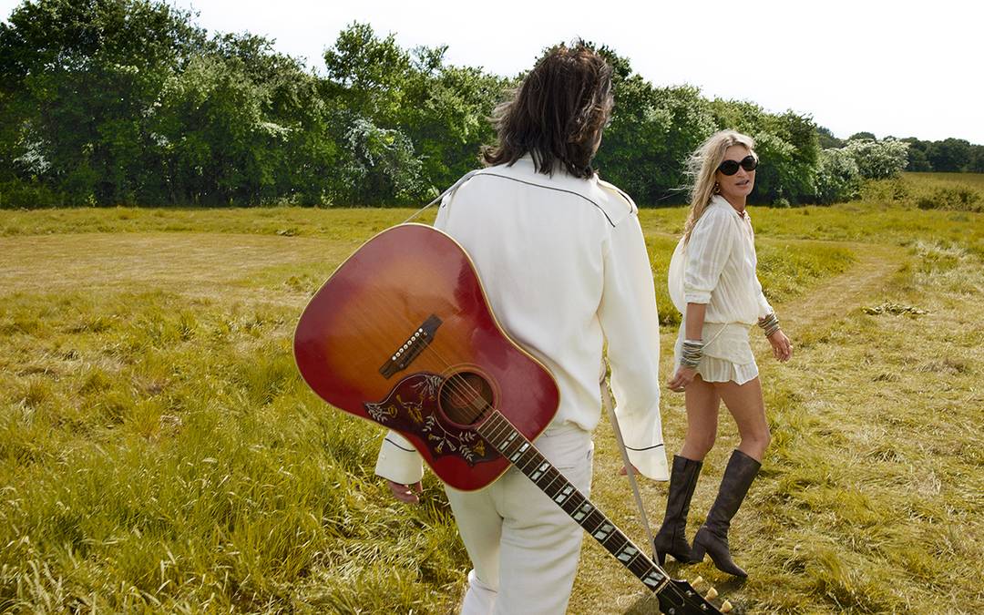 Colección cápsula de Kate Moss y Bobby Gillespie para Zara, para la temporada Primavera/Verano 2025. Fotografía de campaña.
