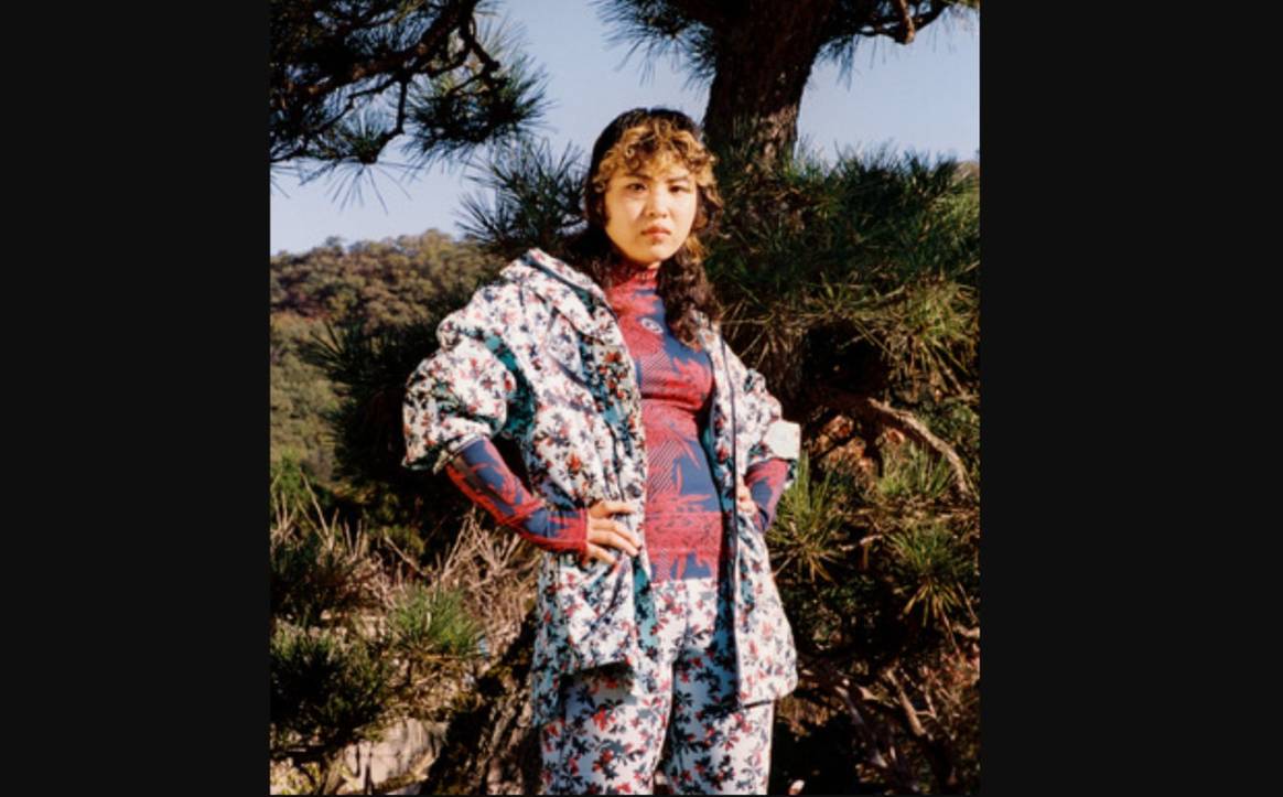 Adidas by Stella McCartney präsentiert erste, von Künstlerinnen gestaltete Kollektion