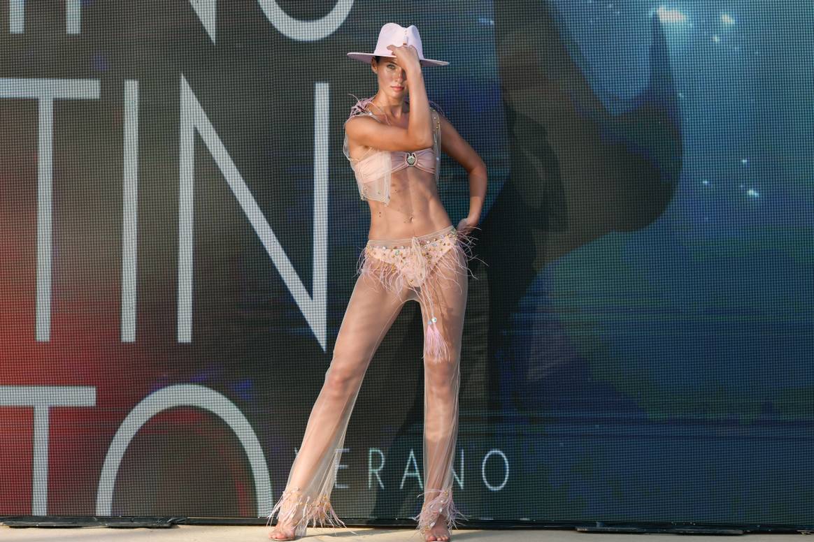 Marca Ellas en la segunda edición de Ibiza Swim Week.