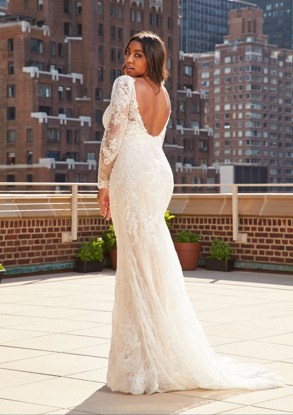 Image: Pronovias x Ashley Graham
