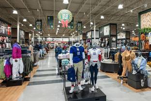 Dick’s Sporting Goods raises full year outlook