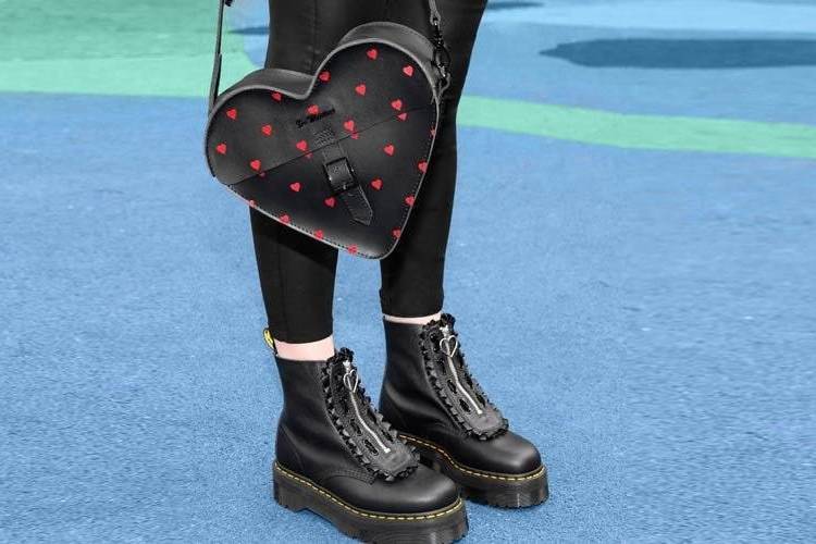 lazyoafコラボ ハートジップ 厚底ブーツ Martens フリル Dr.