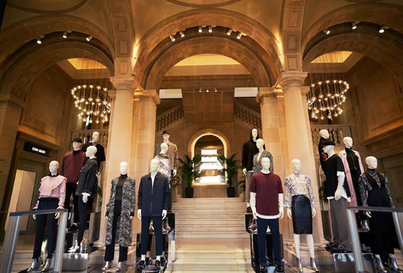 Во Владивостоке открылся первый H&M: покупатели выстроились в очередь в 5 утра