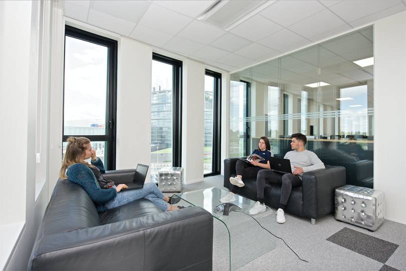 Adidas déménage et communique sur le bien-être de ses salariés