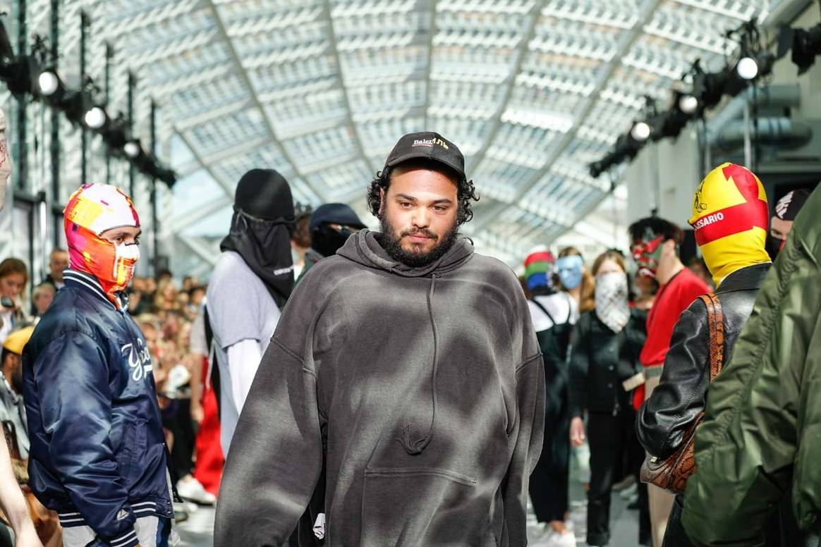 AFW: Duran Lantink maakt al ravend een statement tegen overconsumentisme
