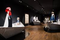 Scheepvaartmuseum opent eerste modetentoonstelling: ‘Oceanista’ onderzoekt de invloed van de zee op mode