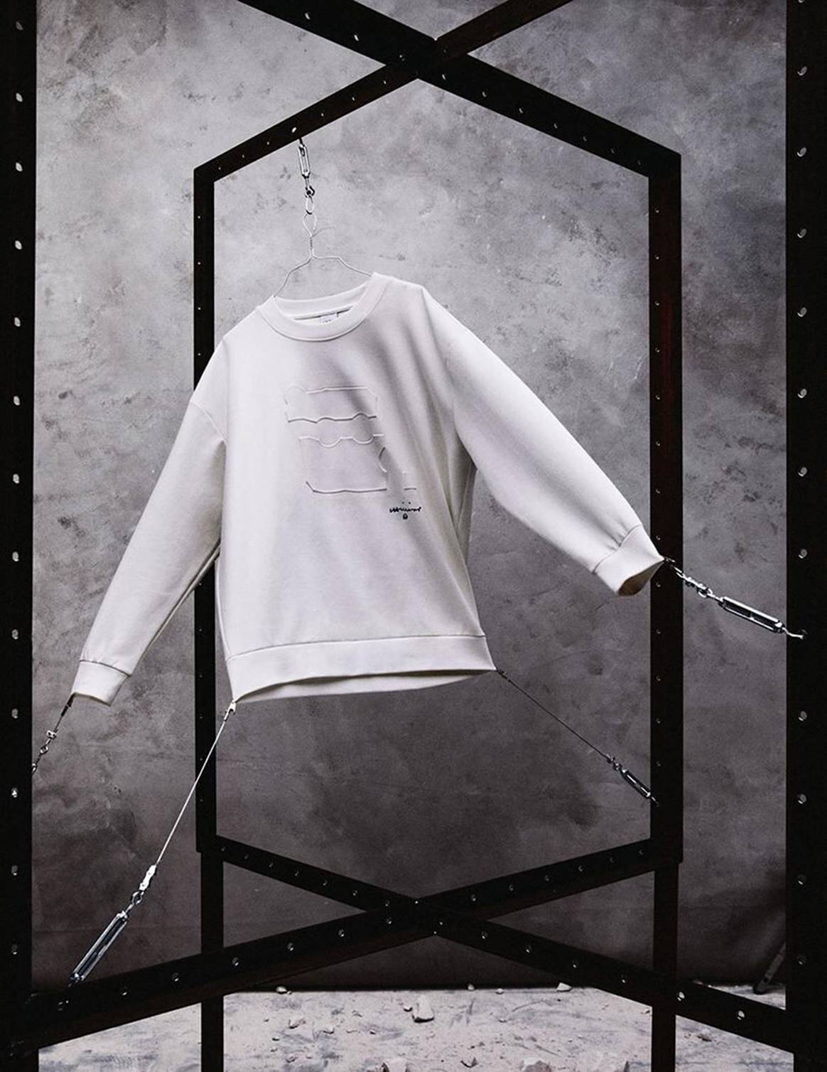 Zara homenajea a Chillida con una colección cápsula