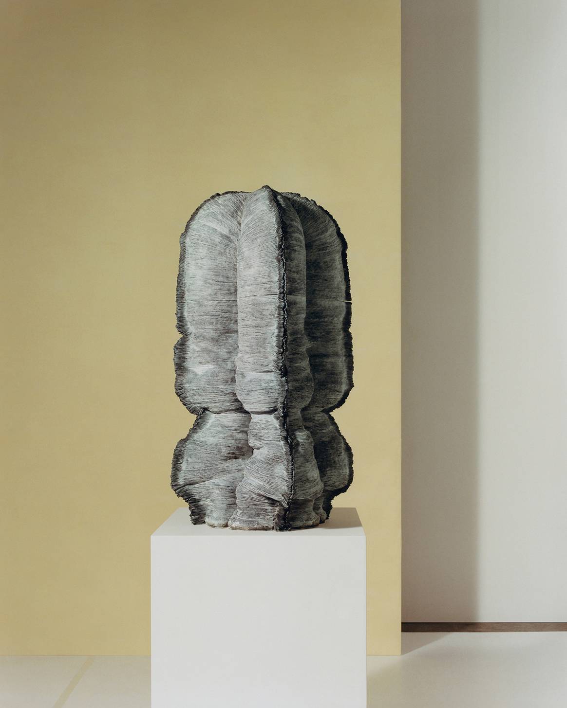 Kunimasa Aoki, ganador del Loewe Foundation Craft Prize 2025 por la obra “Realm of Living Things 19 (2024)”.