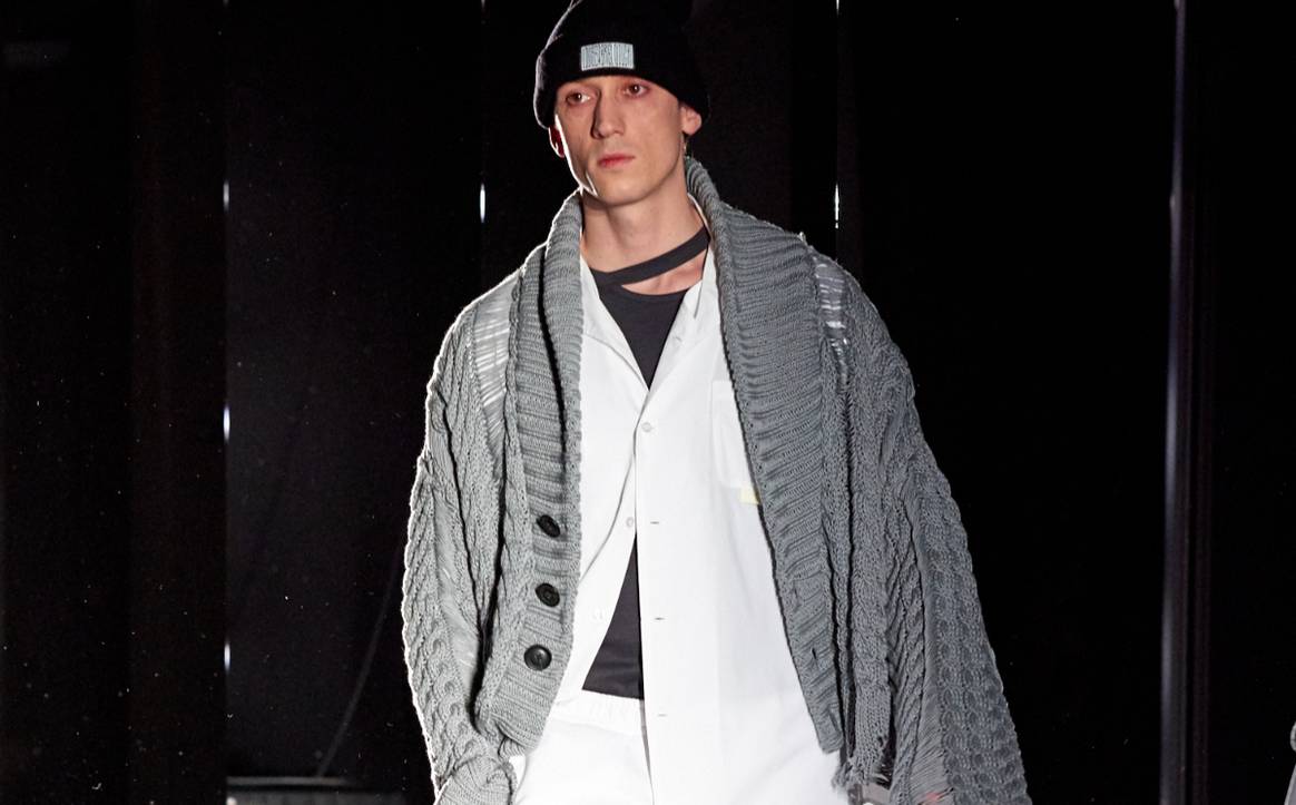 Louis-Gabriel Nouchi Fashion Week Paris Homme FW 21/22: le créateur qui fait vibrer les livres