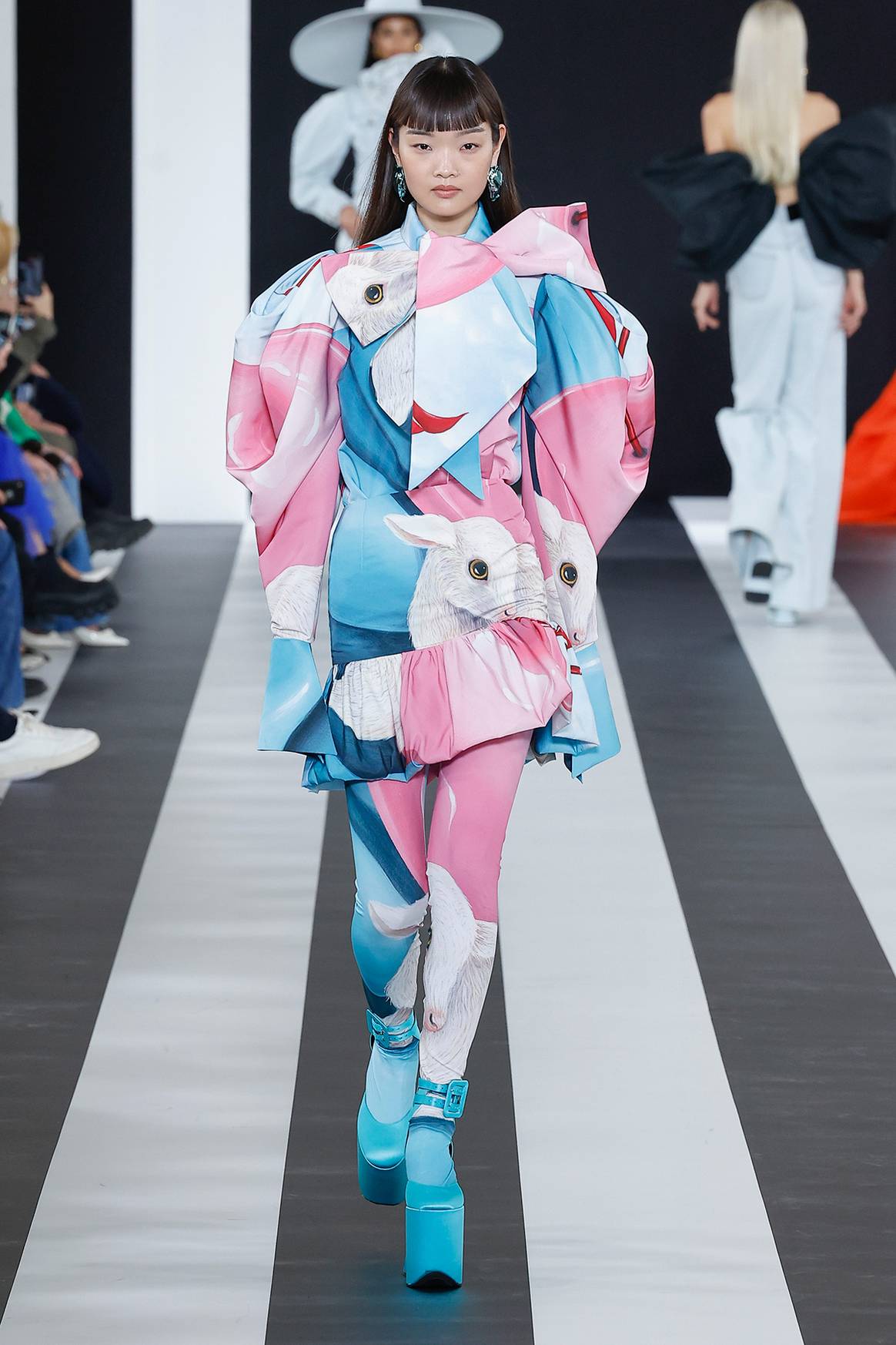 Photo Credits: Nina Ricci, colección Otoño/Invierno FW23. Desfile de la colección de debut de Harris Reed como director creativo de Nina Ricci, fotografía de cortesía.