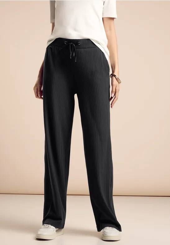 Frauen Jersey-Hose im Loose Fit in Schwarz | Street One