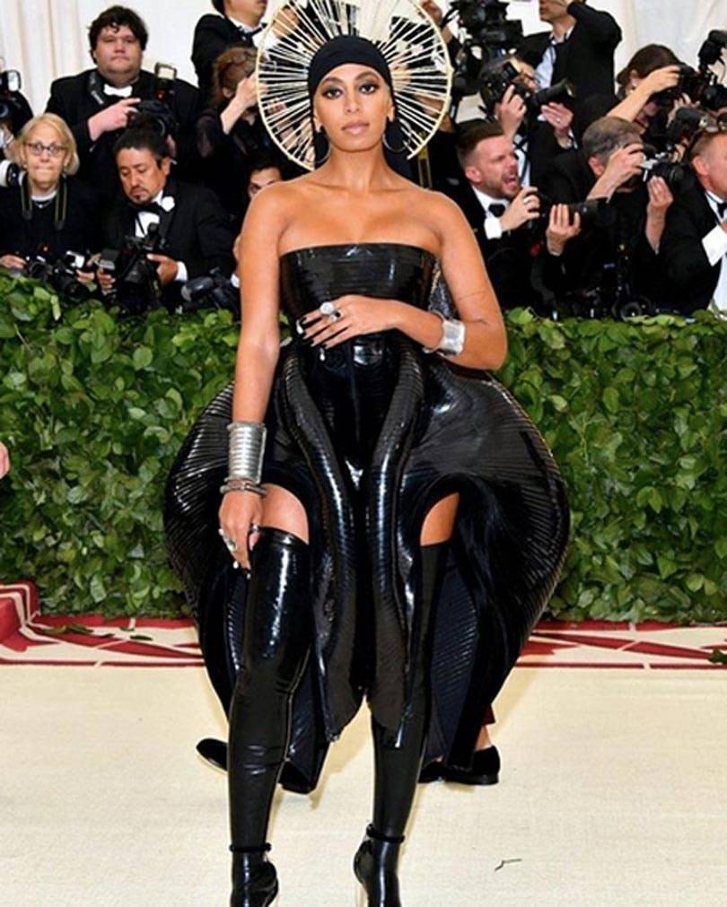 ‘Hemelse’ rode loper looks Met Gala 2018 in beeld