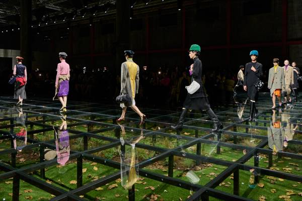 Al via oggi la settimana della moda donna di Milano, tra i debutti Chiuri da Fendi che sarà bersaglio delle proteste degli animalisti