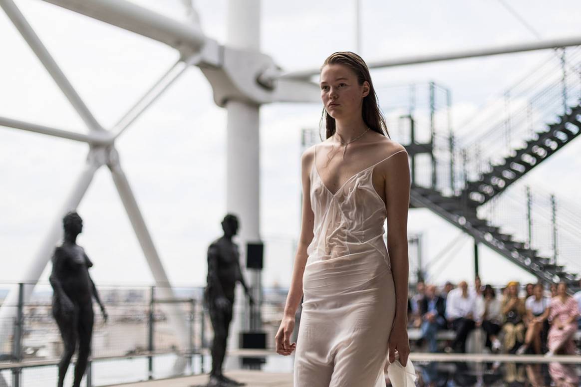 Paris Fashion Week Homme : pour son premier défilé, Ludovic de Saint Sernin utilise plus de 32 0000 cristaux Swarovski