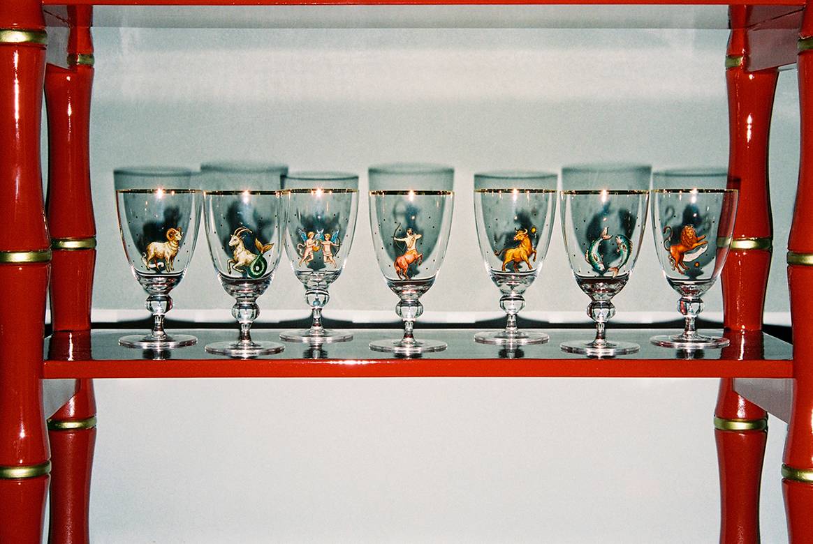 Photography from the camp of the collection capsule “The House of Marisa Berenson”, designed by Marisa Berenson for Zara.
