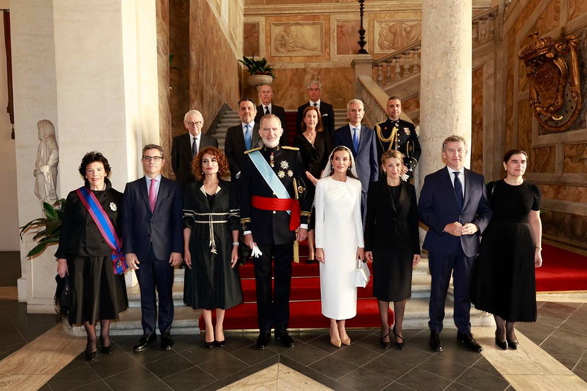 Don Felipe y Doña Letizia en su visita al Vaticano por la Misa del inicio del Pontificado del Papa León XIV, el 18 de mayo de 2025.