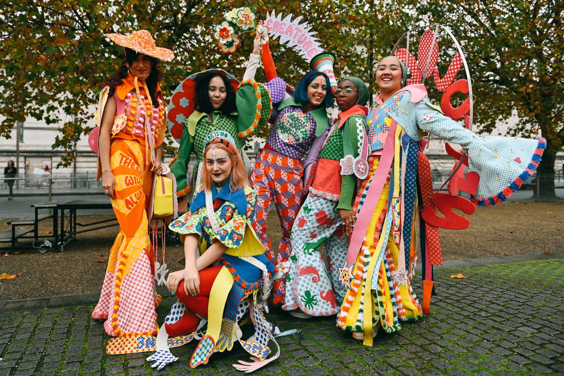 Image: Carnival of Crisis, Wearable art by Alisa Ruzavina