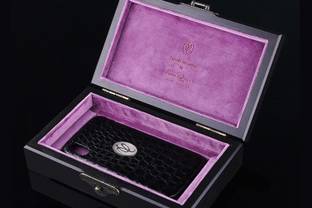 Состоялась презентация совместной коллекции Valentin Yudashkin by David Roytman Luxury Judaica