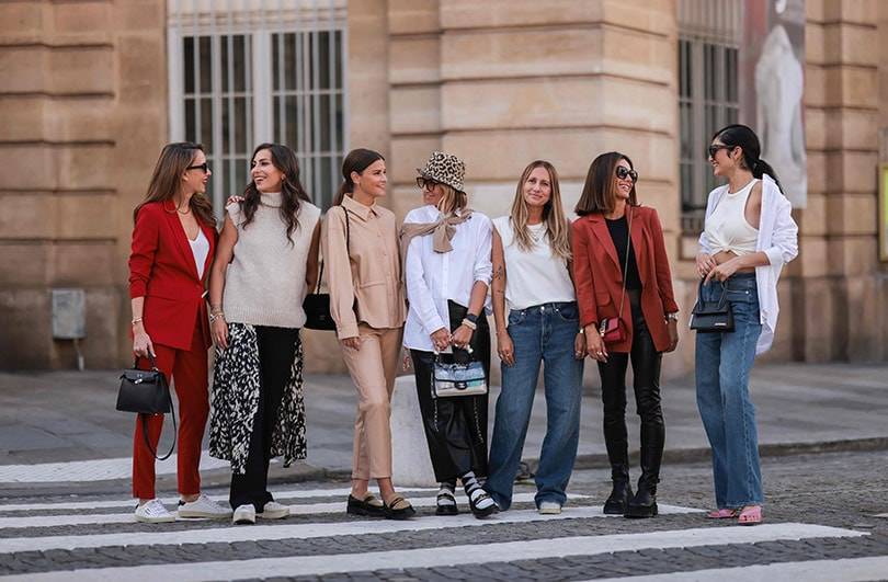 STRONGER TOGETHER in Paris I comma gibt den Auftakt für Herbst/Winter 2021 gemeinsam mit starken Frauen
