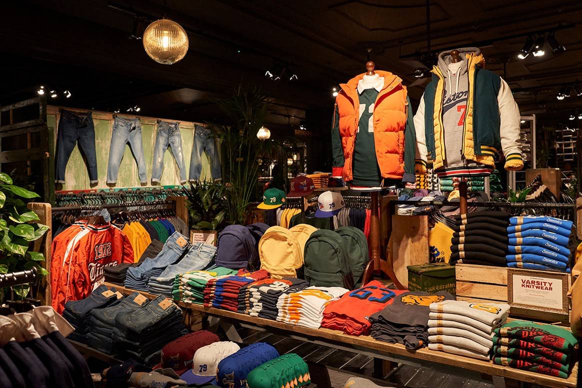 Superdry (via Bureau de presse Pascale Venot).