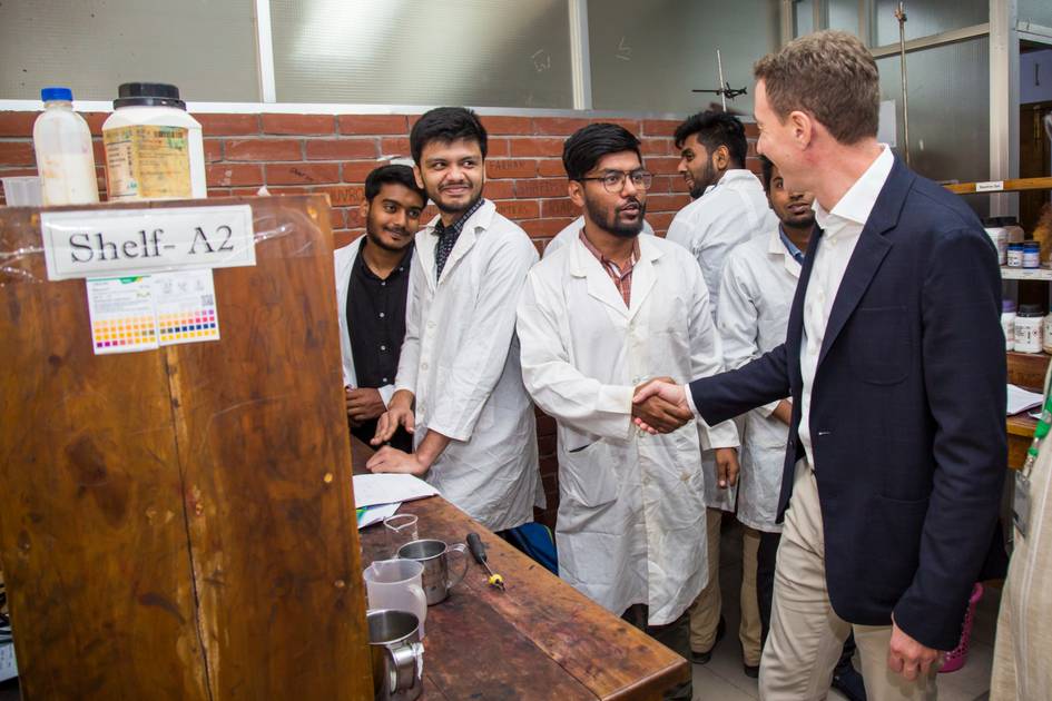 Strauss-entwickelt-Studiengang-f-r-Nachhaltigkeit-und-Innovation-in-Bangladesch