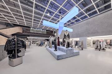 Bershka riapre in corso Vittorio Emanuele, a Milano