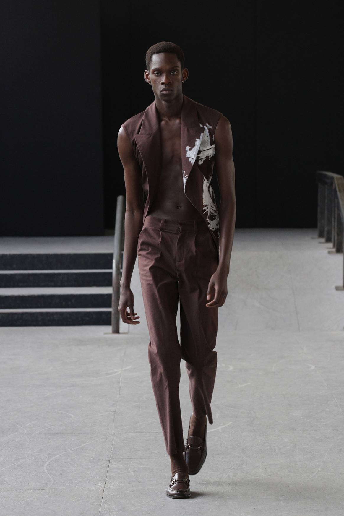 Photo Credits: Carlota Barrera, desfile en London Fashion Week de la colección “Asere, qué bolá” para la temporada Primavera/Verano SS23.