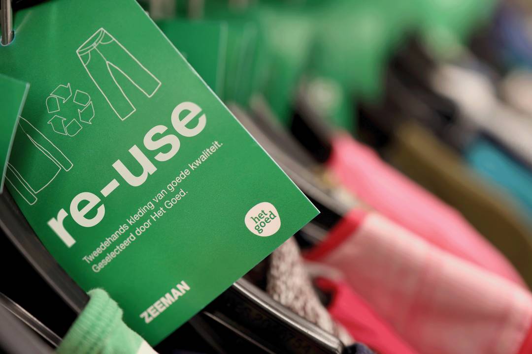 Zeeman benadrukt de goede kwaliteit van de tweedehands kleding en presenteert deze als 'slimme keuze'.