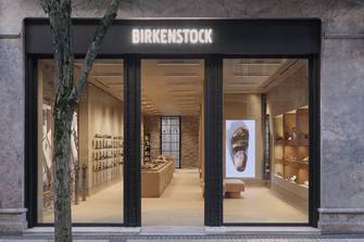 Após um trimestre forte Birkenstock eleva a previsão de crescimento