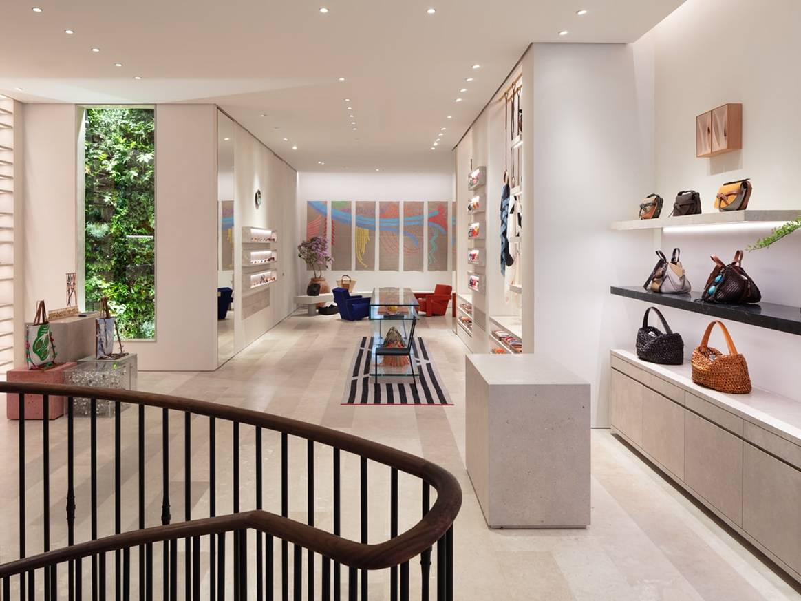 Loewe inaugura flagship en Londres