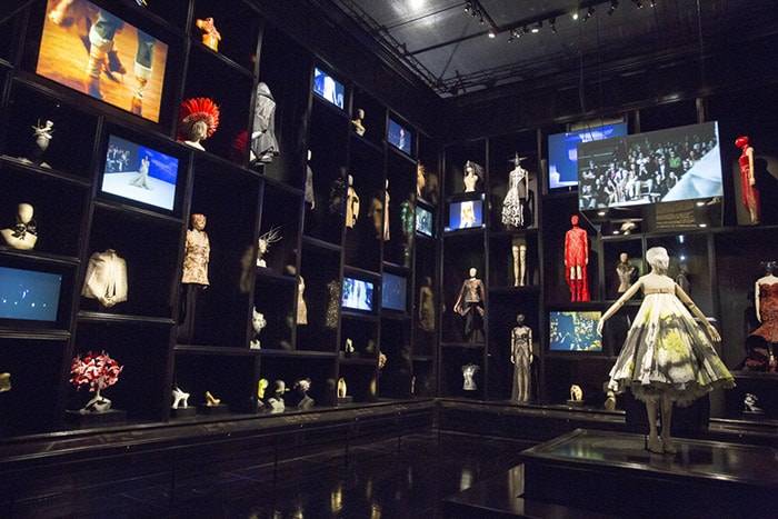 Alexander McQueen: Savage Beauty eindelijk in Londen