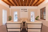 Guess plant neue Menswear-Stores in Deutschland