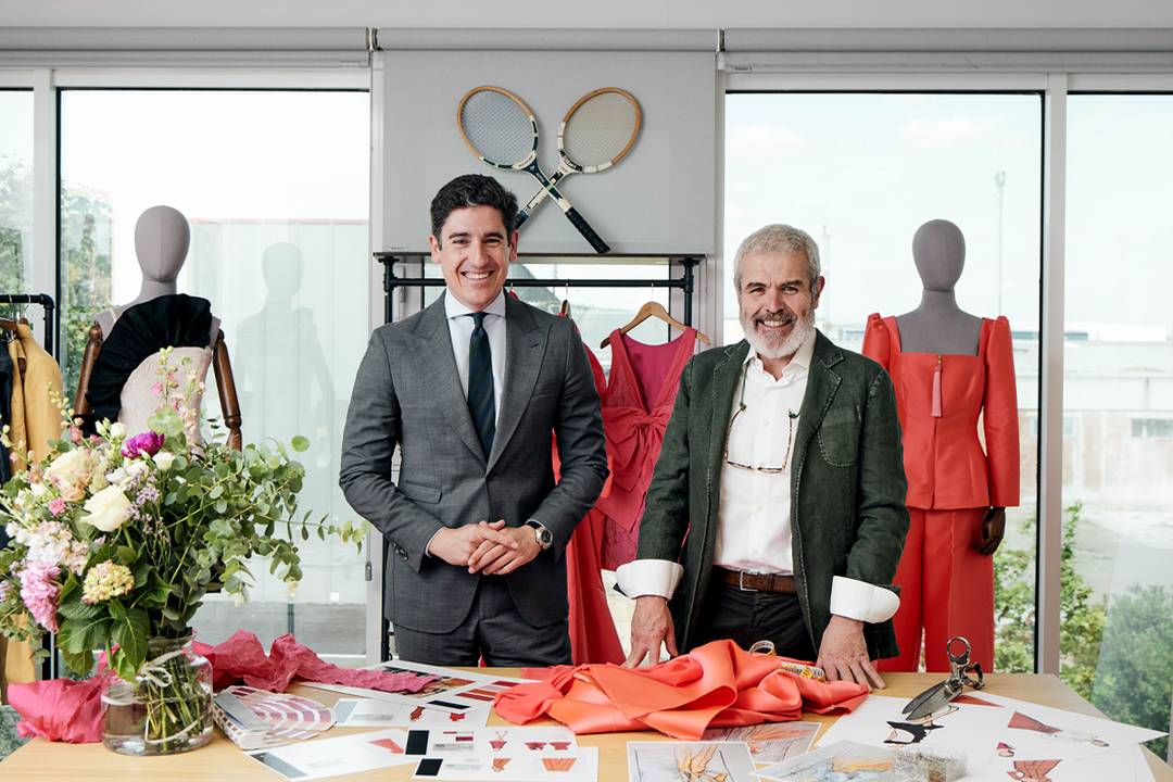 Pablo López, CEO de Silbo (izq.), junto al modista Lorenzo Caprile (dcha.).