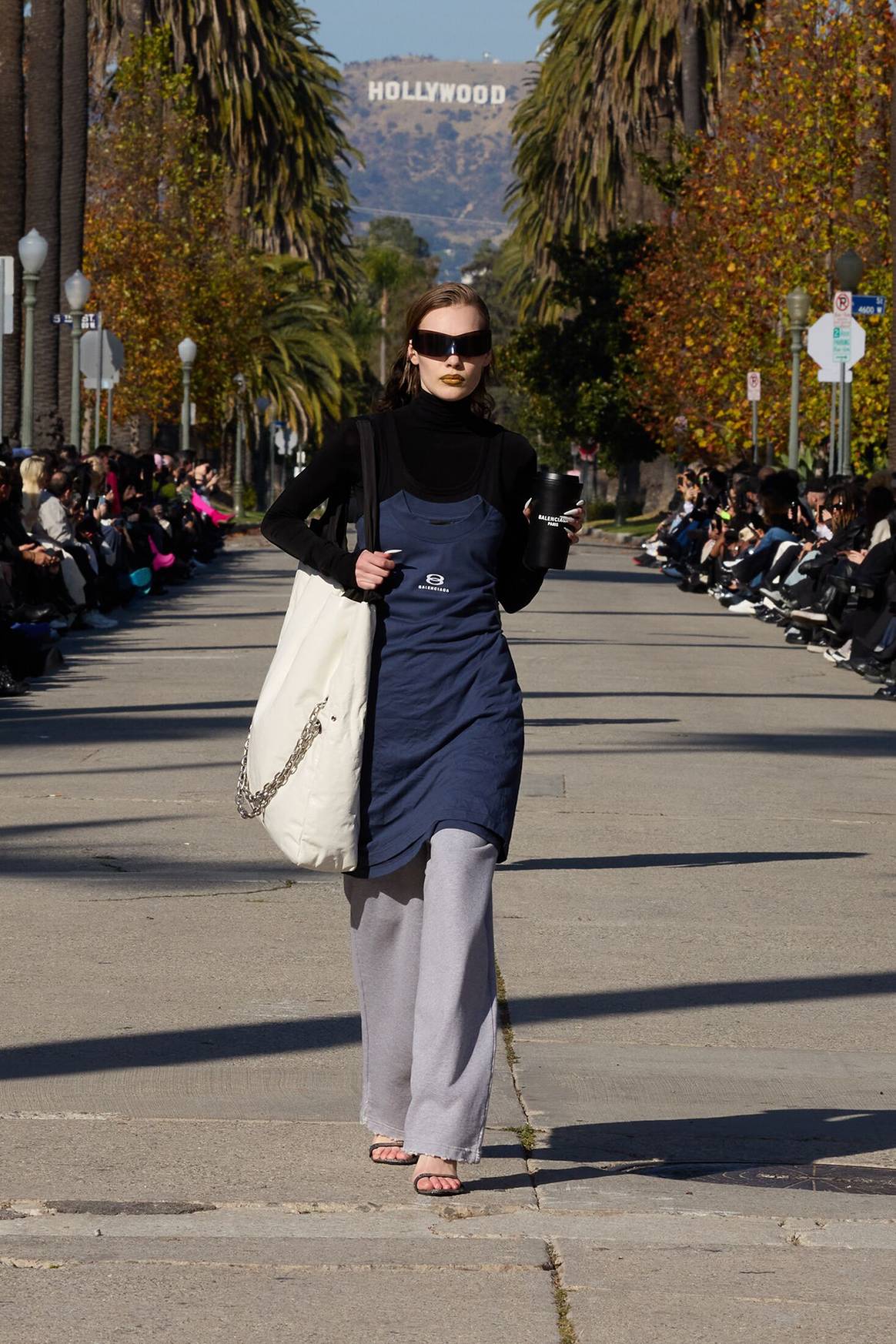 Balenciaga, desfile de presentación en Los Ángeles de la colección de Otoño para hombre y mujer FW24.