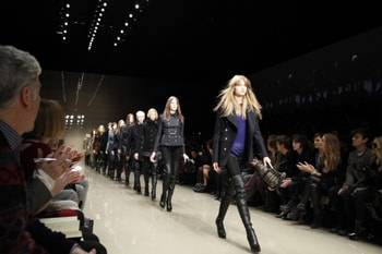 Burberry présente son " Retail Theatre "