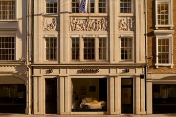 Binnenkijken in Jacquemus' winkel in Londen