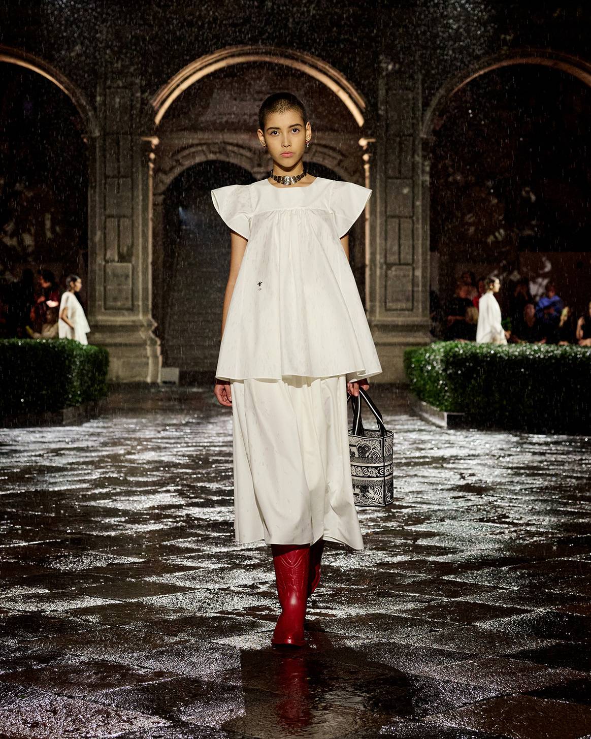 Photo Credits: Dior, desfile de presentación de la colección Crucero 2024 desde el Antiguo Colegio de San Ildefonso de Ciudad de México. Dior, fotografía de cortesía.