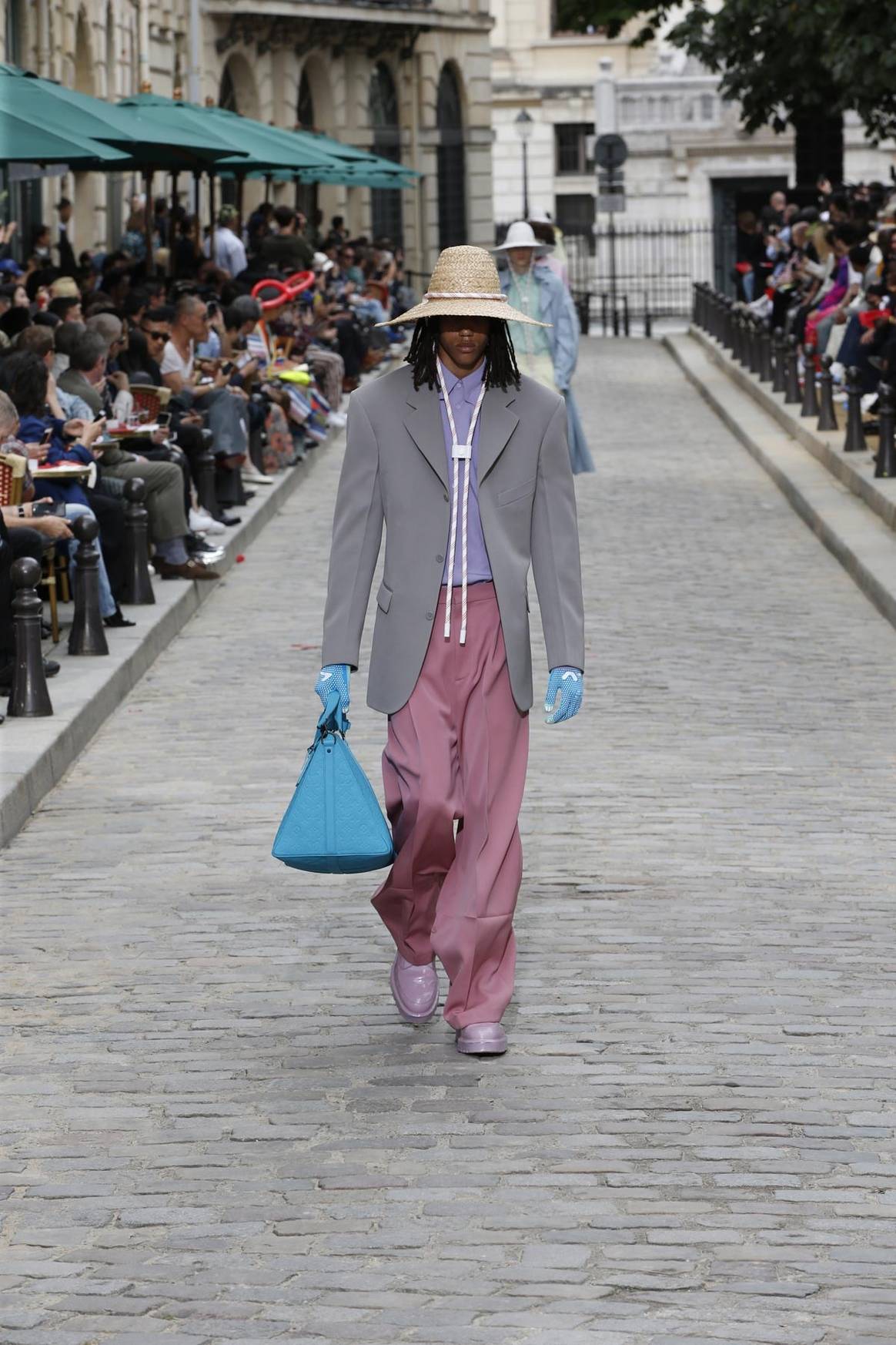 Paris Fashion Week Homme : défilés floraux chez Vuitton et Dries van Noten