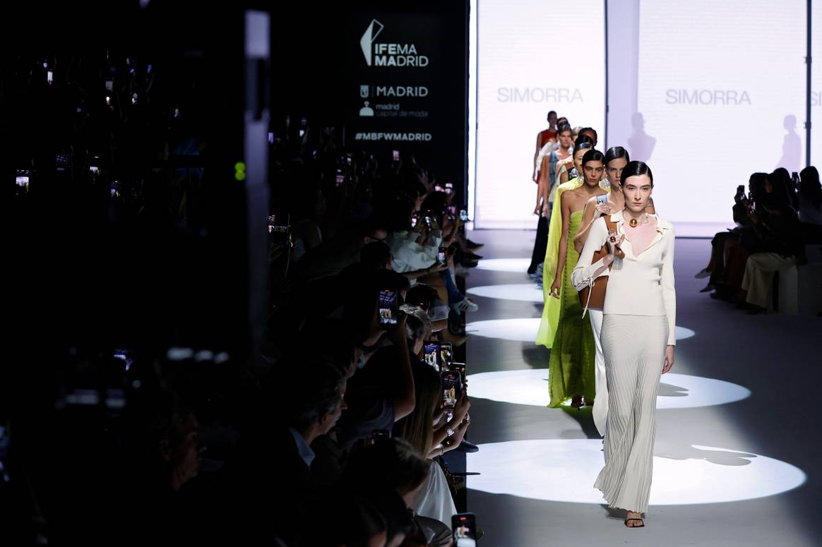 Carrusel final de Simorra en la edición de septiembre 2024 de MBFW Madrid.