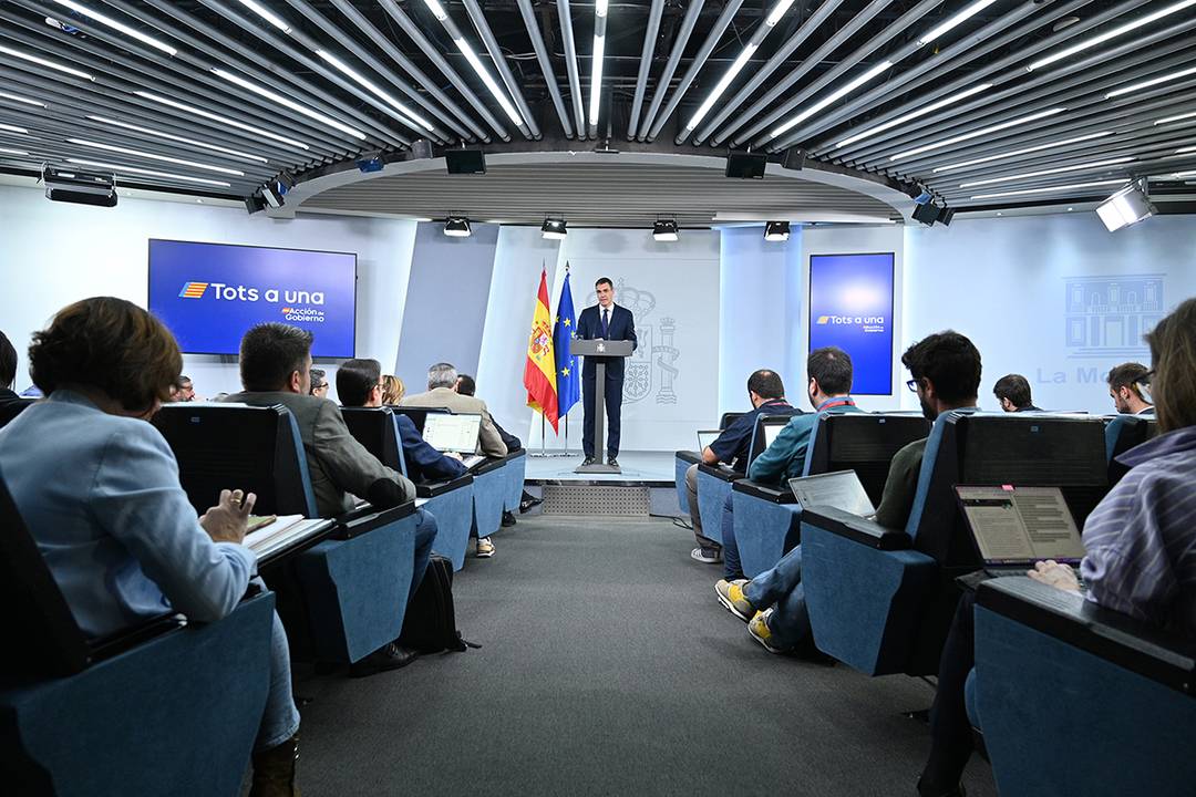 El presidente del Gobierno, Pedro Sánchez, durante su intervención en la rueda de prensa tras la reunión del Consejo de Ministros, el 11 de noviembre de 2024.