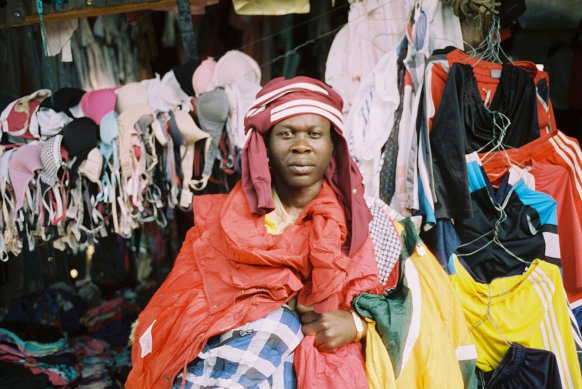 Documentaire ‘Goodwill Dumping’ toont wat gebeurt met gedoneerde tweedehands kleding