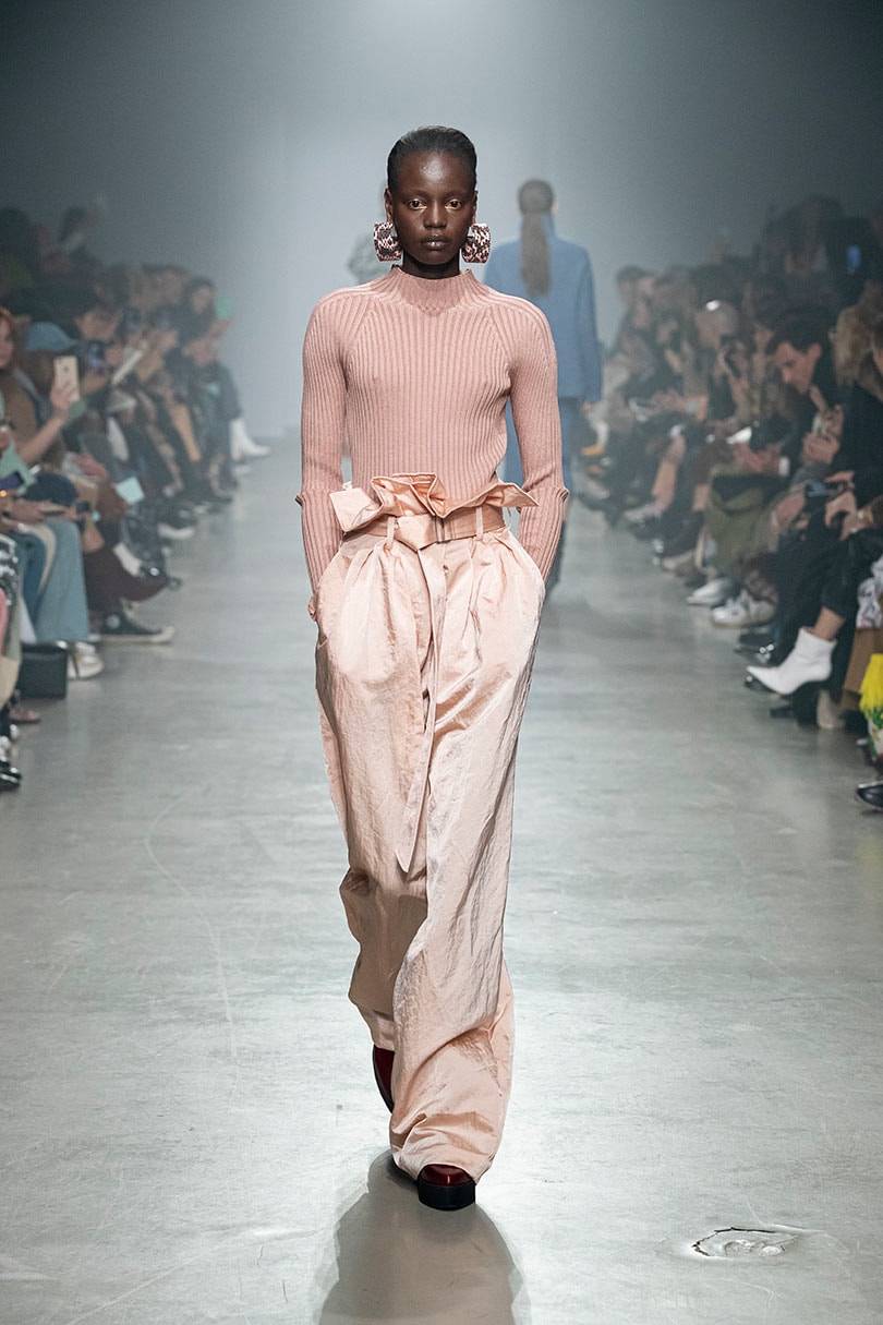 Christian Wijnants FW20, poëtisch palet van zachtheid en souplesse