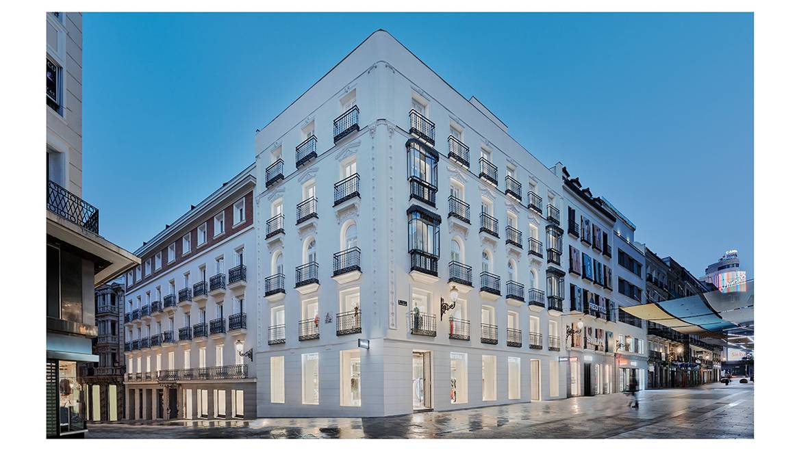 Photo Credits: Interior de la nueva flagship store Bershka Preciados. Cortesía de Bershka
