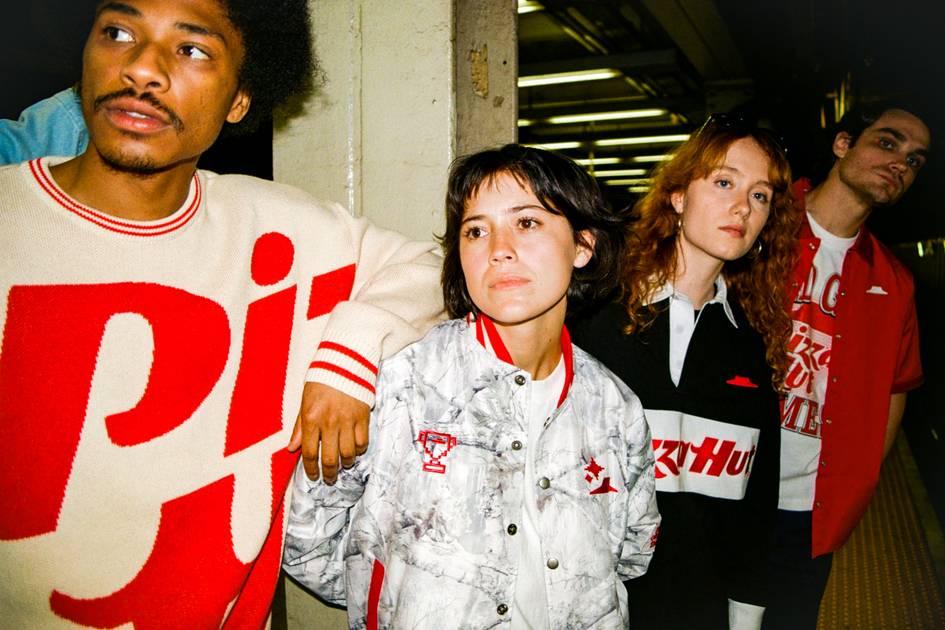 Pizza-und-Nostalgie-Fast-Food-Kette-Pizza-Hut-lanciert-Kapsel