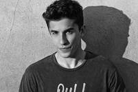 Pull & Bear lanza colección conjunta con el piloto Marc Marquez