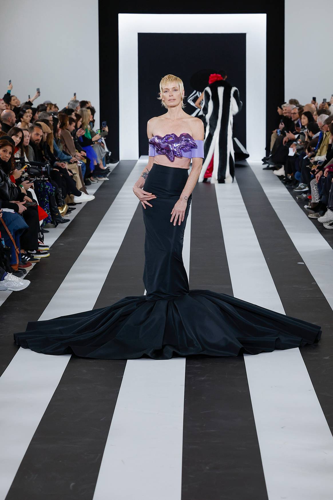 Photo Credits: Nina Ricci, colección Otoño/Invierno FW23. Desfile de la colección de debut de Harris Reed como director creativo de Nina Ricci, fotografía de cortesía.