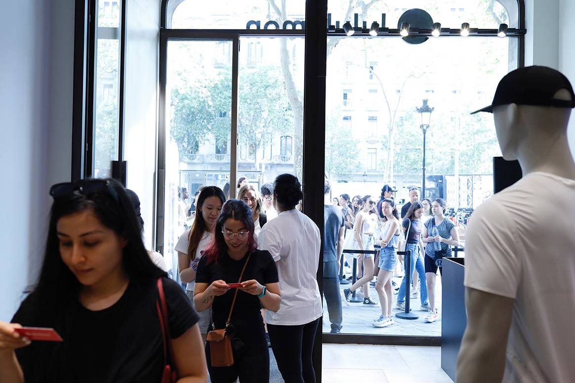 Photo Credits: Nueva tienda de Lululemon en el número 65 del Paseo de Gracia de Barcelona, fotografía de cortesía.