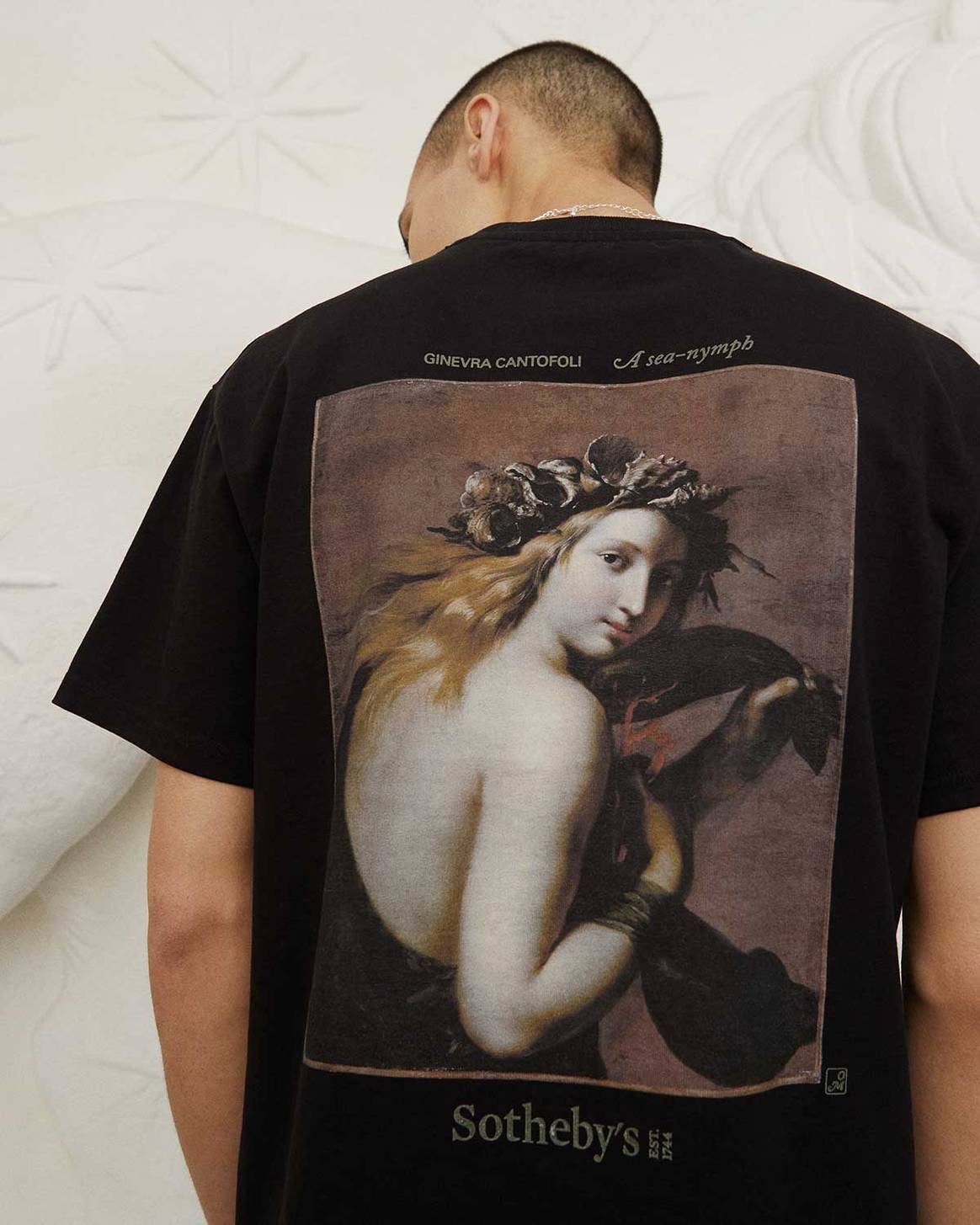 Классика и стритвир: Sotheby’s выпустит фэшн-коллекцию