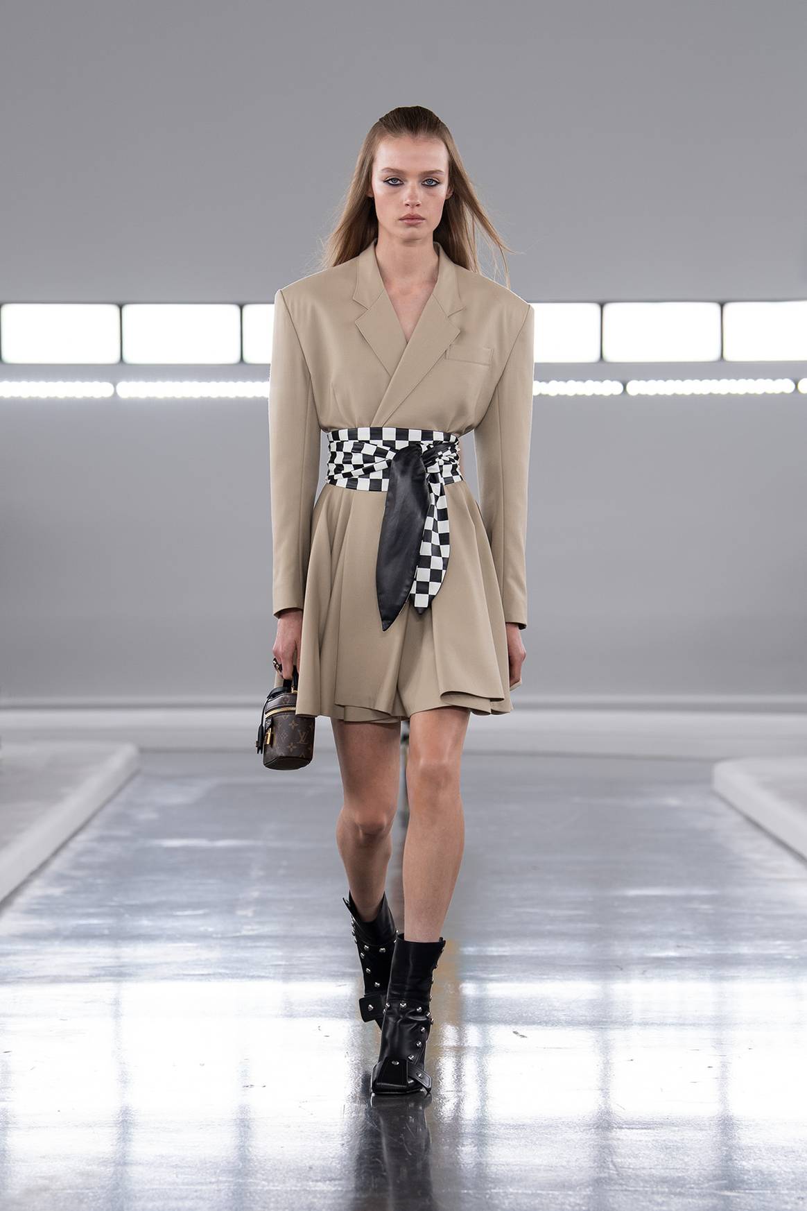 Louis Vuitton, colección “Voyager” Prefall 2024.